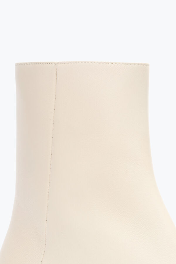 jeweled bonnie ankelboots i läder ivory med guld kristaller 40 rene caovilla